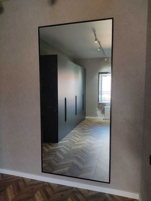 Зеркало настенное в рамке