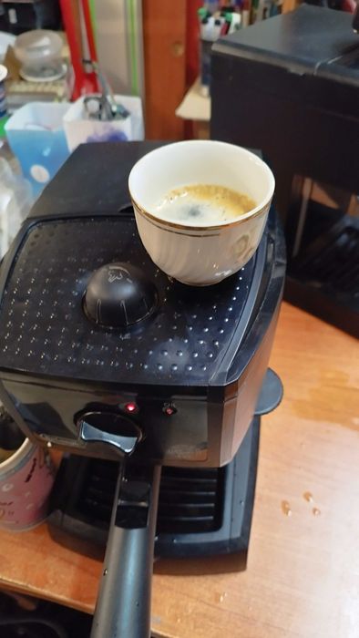Кафемашина Delonghi EC-150 експресо с крема цедка