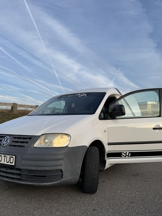 Vând vw caddy 1.9