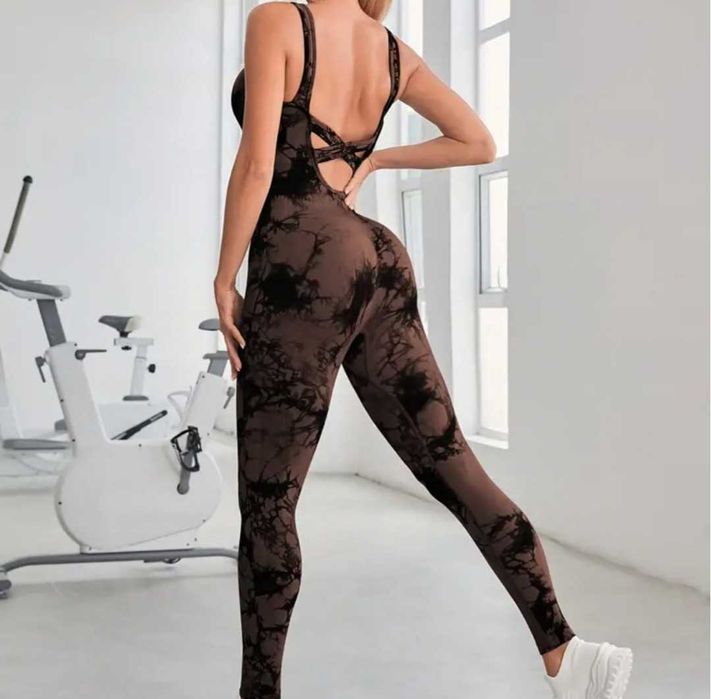 Спортен гащеризон перфектен за тренировки