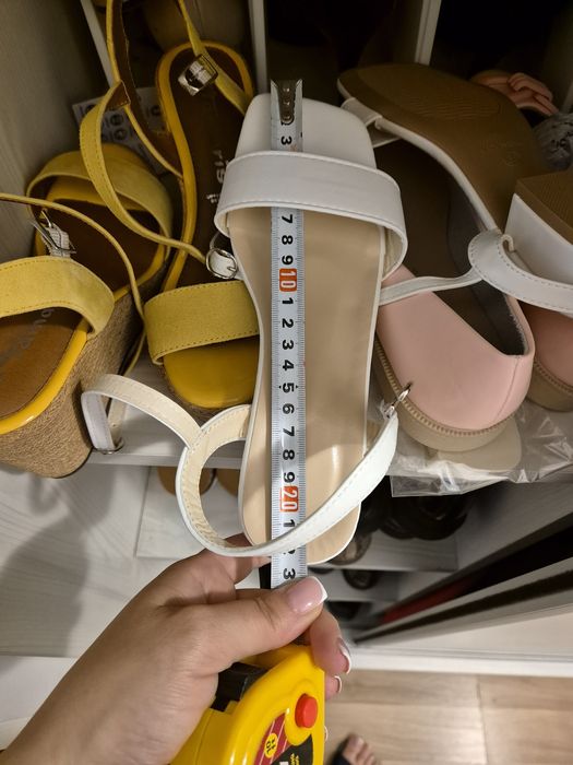 Sandale albe toc mic ( noi)