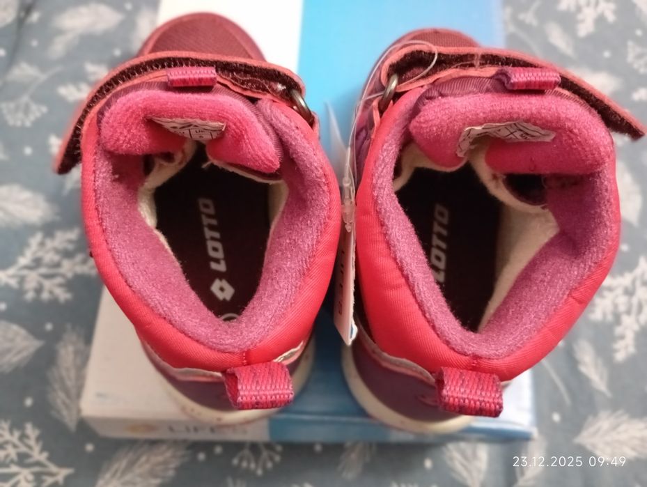 Детски зимни ботуши Lotto нови номер 22