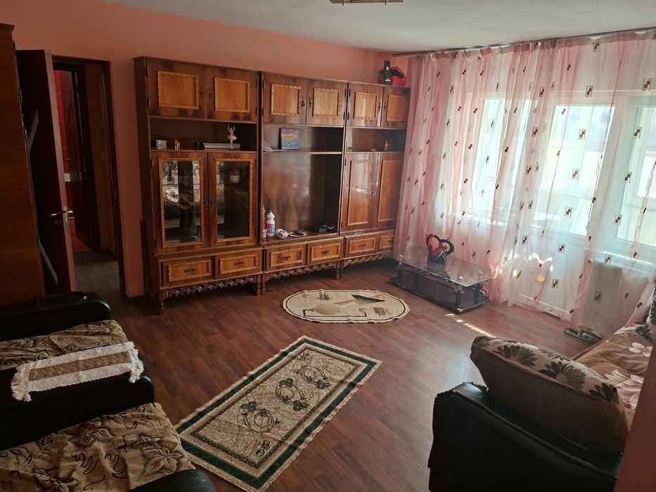 Închiriez apartament 2 camere mobilat  -Bals  preț 850 lei