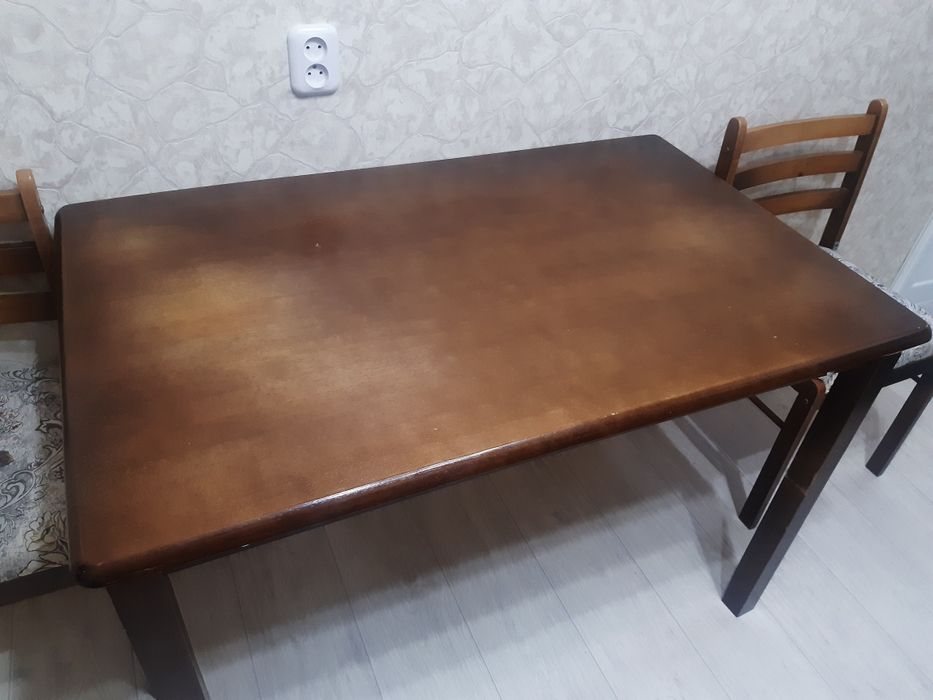 Срочно продам кухонный стол.