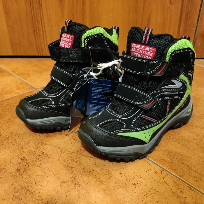 Детски зимни обувки – нови, водоустойчиви, топли, номер 33