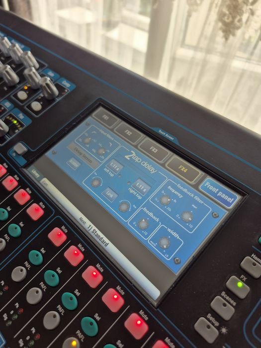 Vănd mixer digital Allen & Heath Qu 32