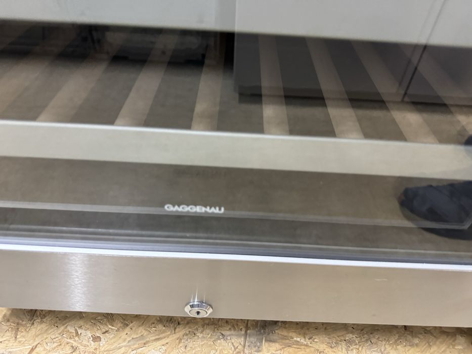 Витрина/охладител за вино Gaggenau A+++  Безупречна Germany ГАРАНЦИЯ
