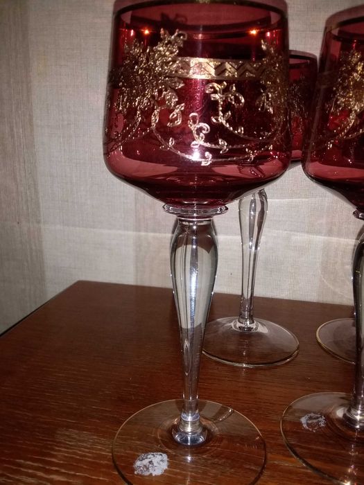 Высокие фужеры Чехословакия.  Рубиновые. Новые.
