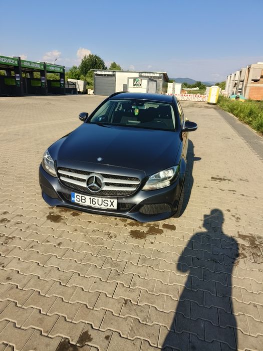 Mercedes C220 Bluetec schimb cu benzinar mai nou ofer diferența