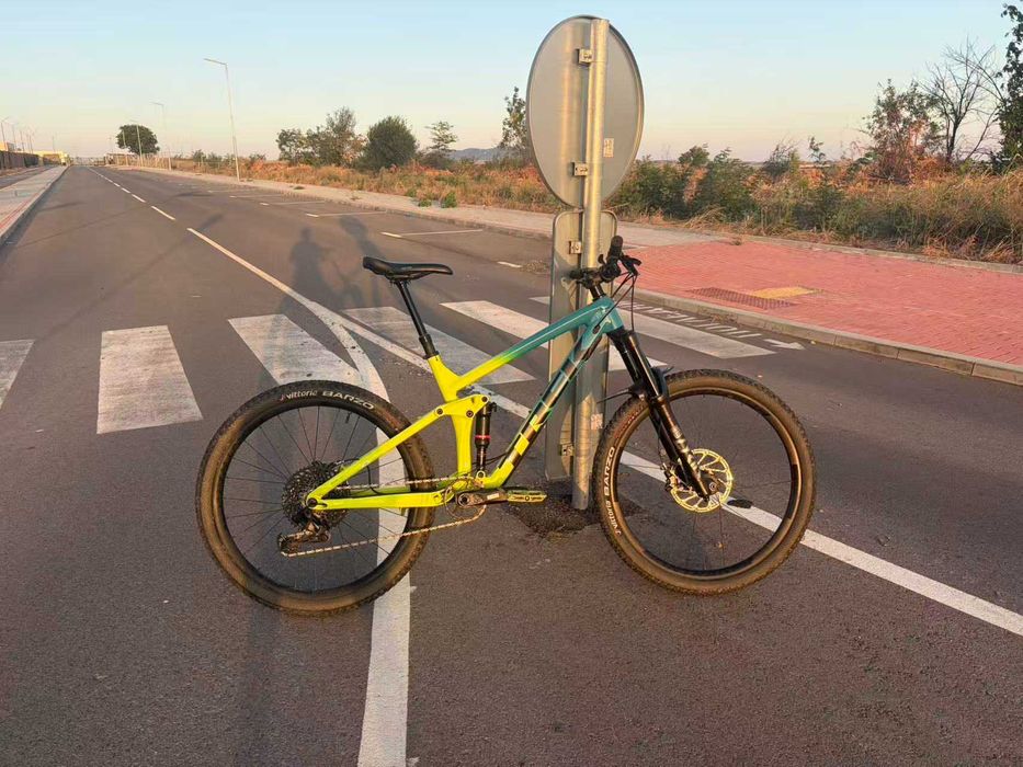 TREK REMEDY 8 yt M/L колело перфектно RockShox LYRIC**