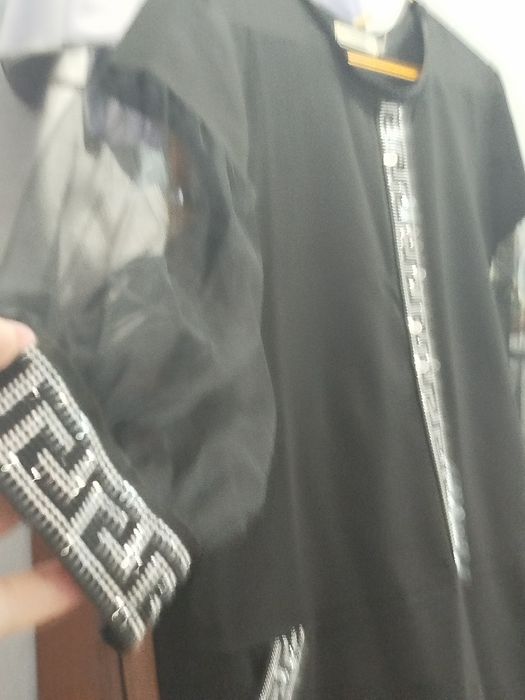 Продам новое платье.