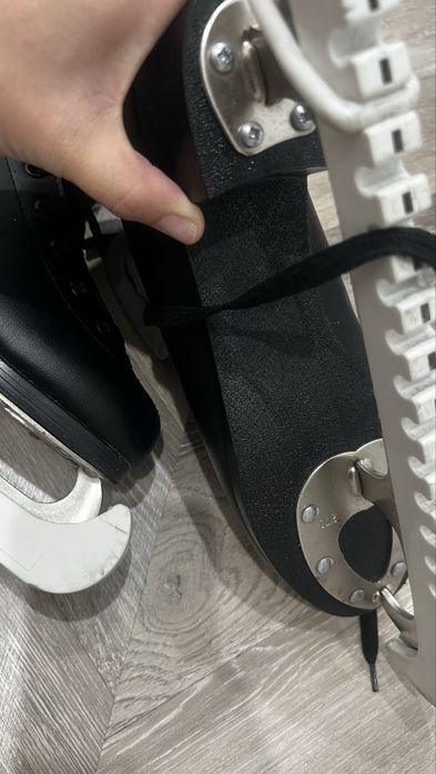 Продам коньки новая