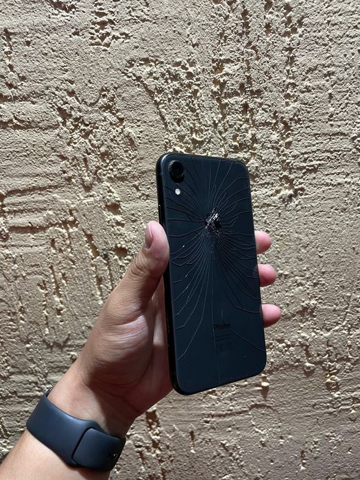 iPhone XR в хорошем состоянии