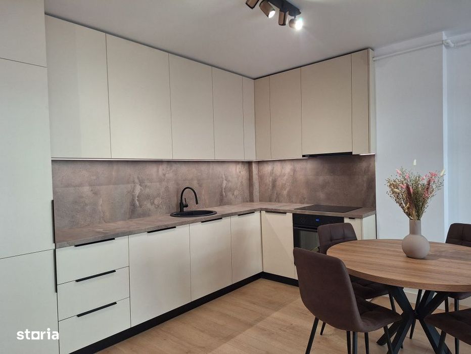 Apartament 2 camere, central Floresti