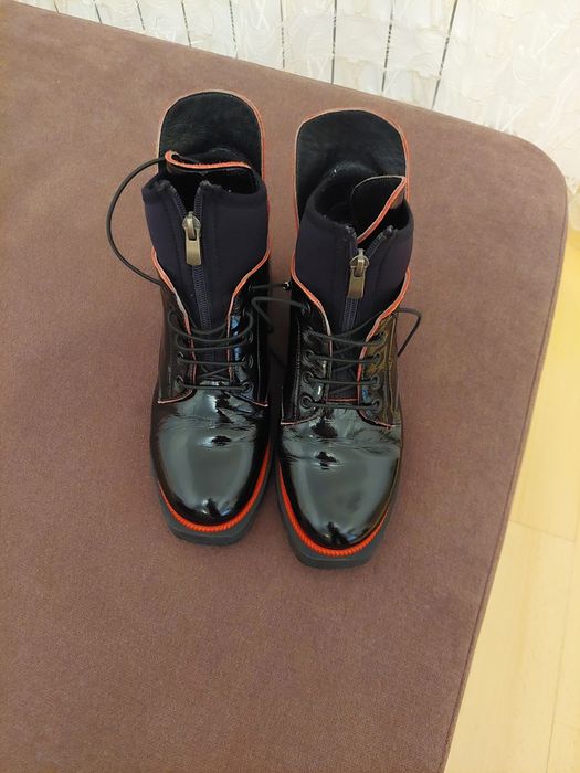 Естествен лак боти номер 36 в добро състояние