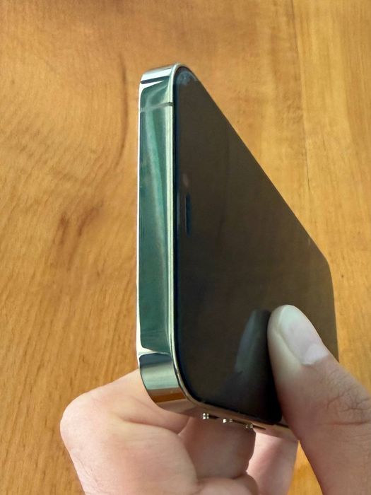 Iphone 12 pro 256 lgb ideal