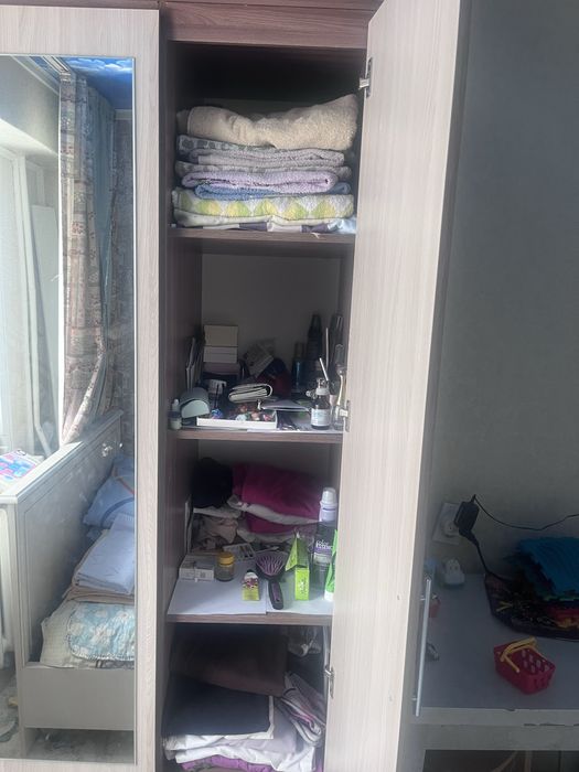 Продам шкаф срочно