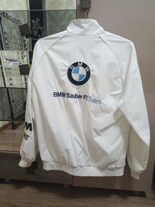 Продам стильную ветровку