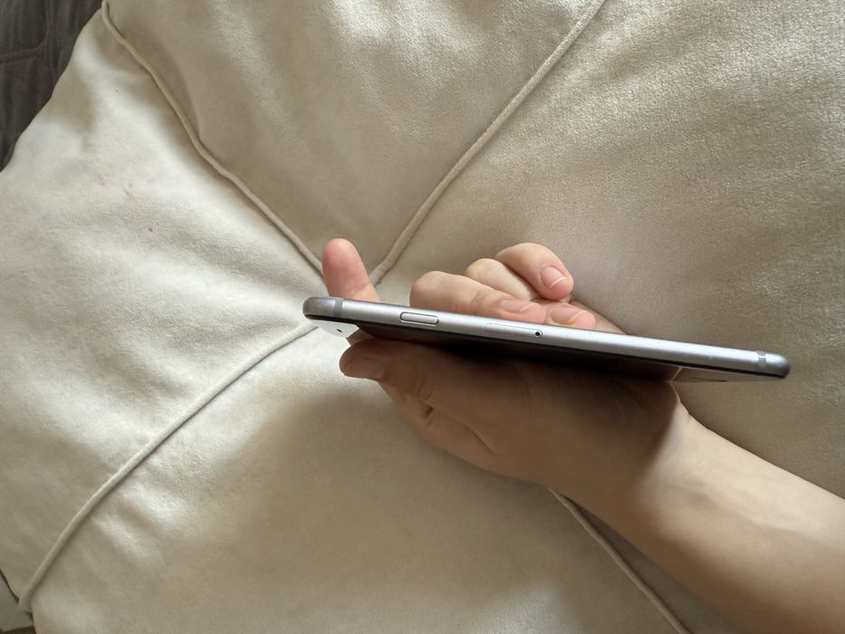 Продам телефон самсунг и айфон