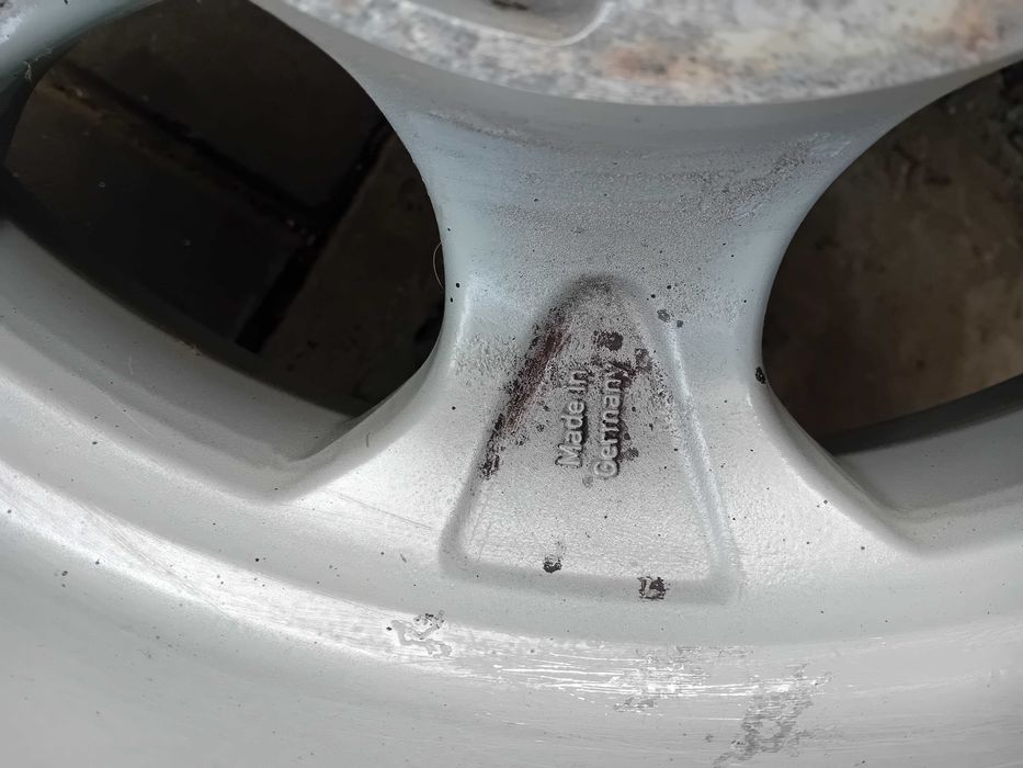 Vind jante Suzuki R15 AEZ si 4 cauciucuri Bridgestone