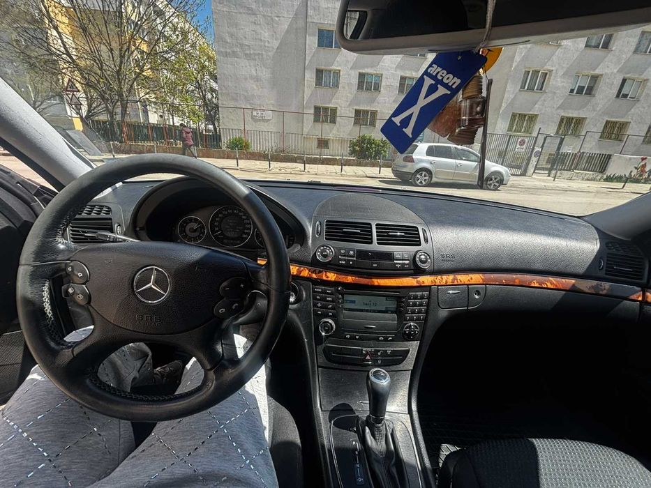 Продавам Mercedes-Benz E-Class 220 CDI facelift