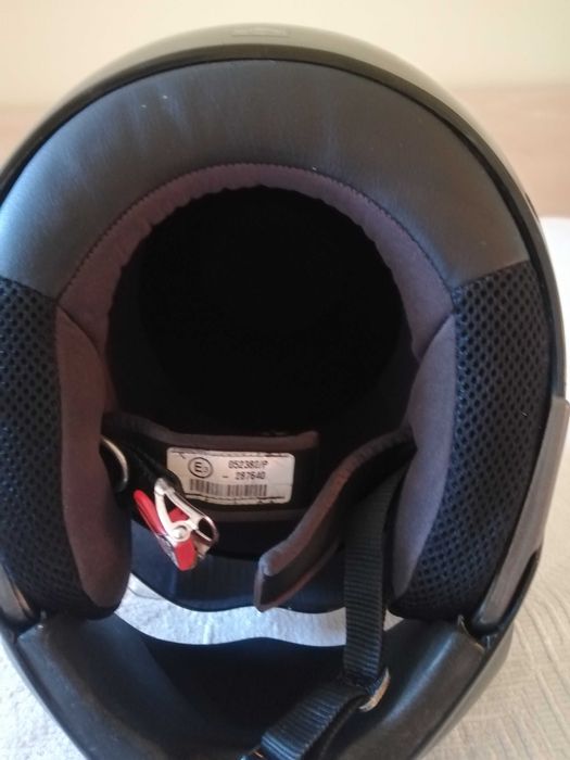 Мото каска Airoh.