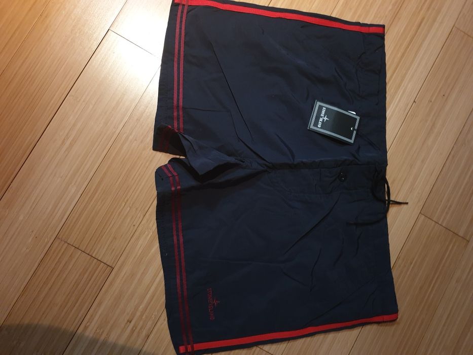 Шорты для плавания новые. Stone island.