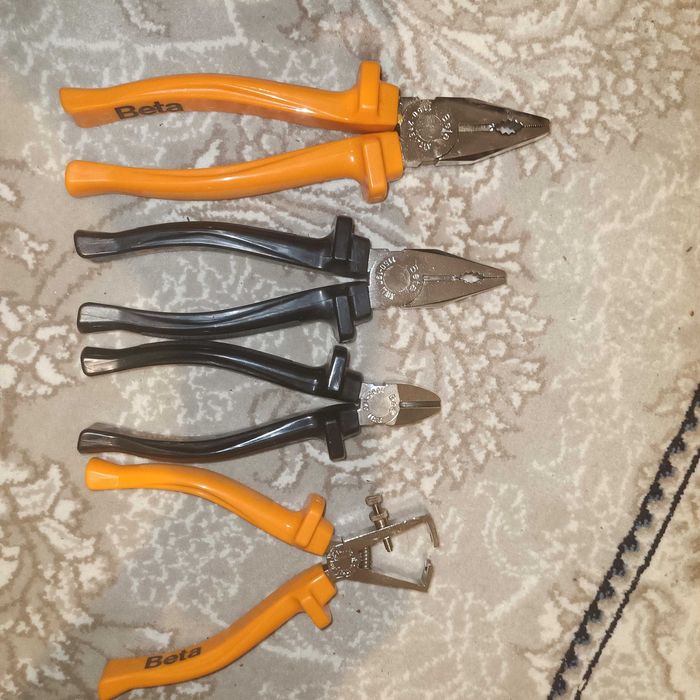 Итальянские профессиональные плоскогубцы Beta