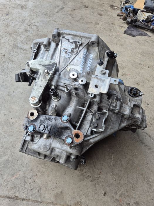 Cutie Viteze Nissan Qashqai 6 trepte manuală 4x2 doar tracțiune fata, nu e 4x4, motor 1.6 DCI an 2011 compatibila pt modele 2008 - 2013