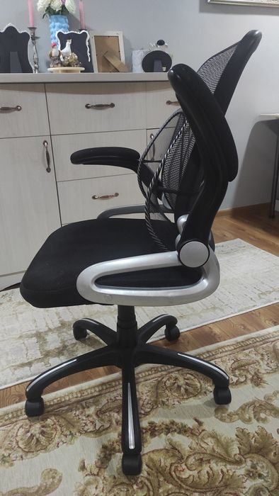 Компьютерное кресло