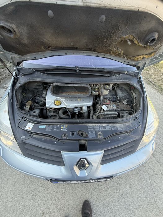 Renault Espace IV  2.0D – 7 locuri – Automată – 170 CP