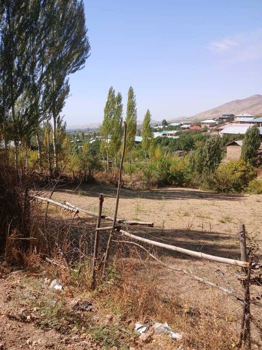 Toshkent viloyati Parkent tumani Kumushkonda turar yer sotiladi