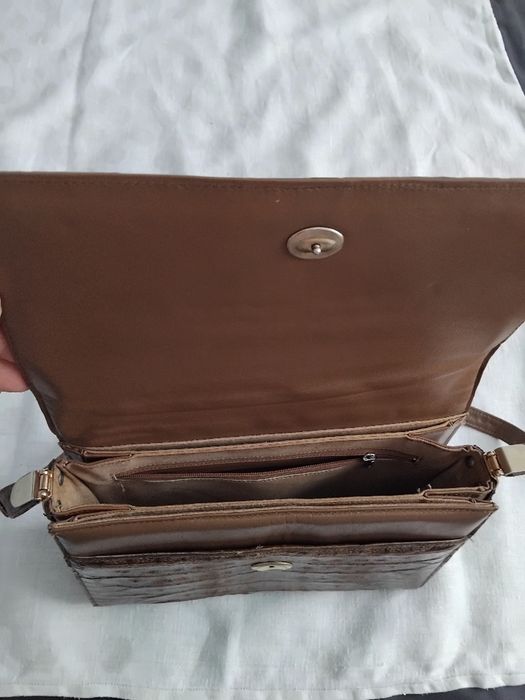 Дамска чанта кафява