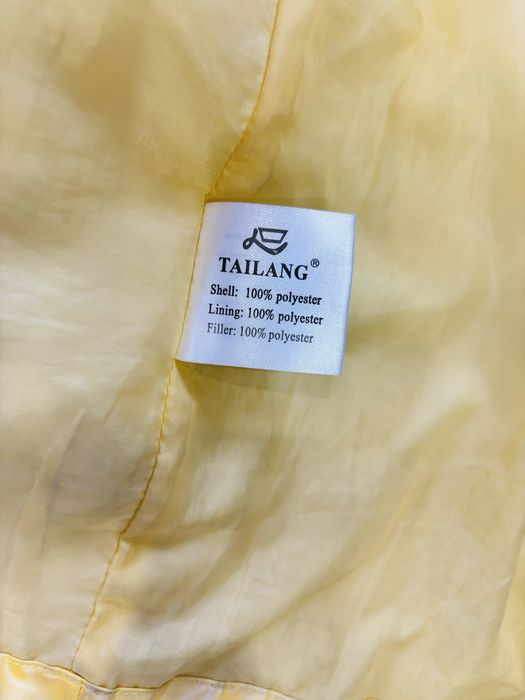 Куртка желтая осень