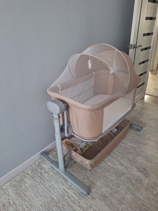 Манеж детский электрический.