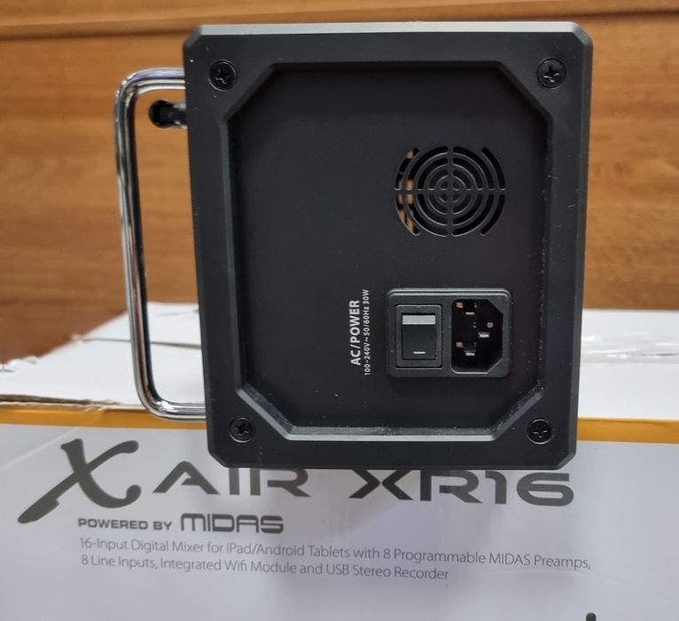 Amanet F28: Mixer digital cu 16 canale Behringer X Air XR16