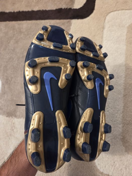 Vand ghete de fotbal Nike R10 Ronaldinho in stare foarte buna