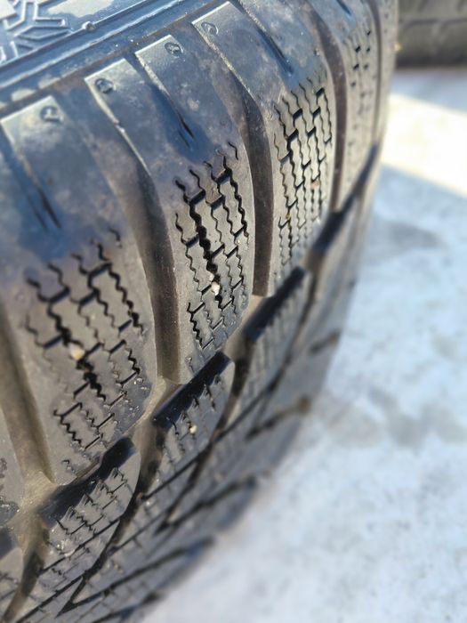 Bmw x5.x3  Jante cu anvelope iarna r18