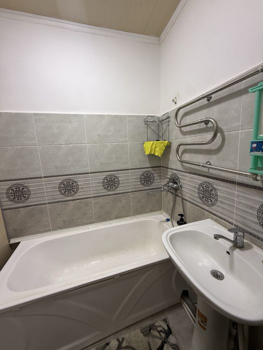 Ижарага берилади 2 хона 2 етаж 22 мактаб янги бозор олдида оилага