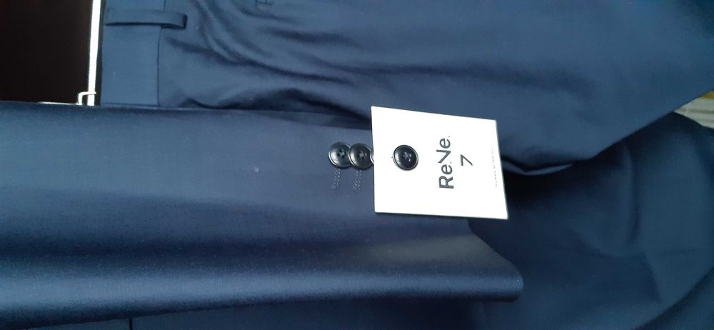 Чисто Нов Официален едноредов мъжки костюм марка ReNe 77