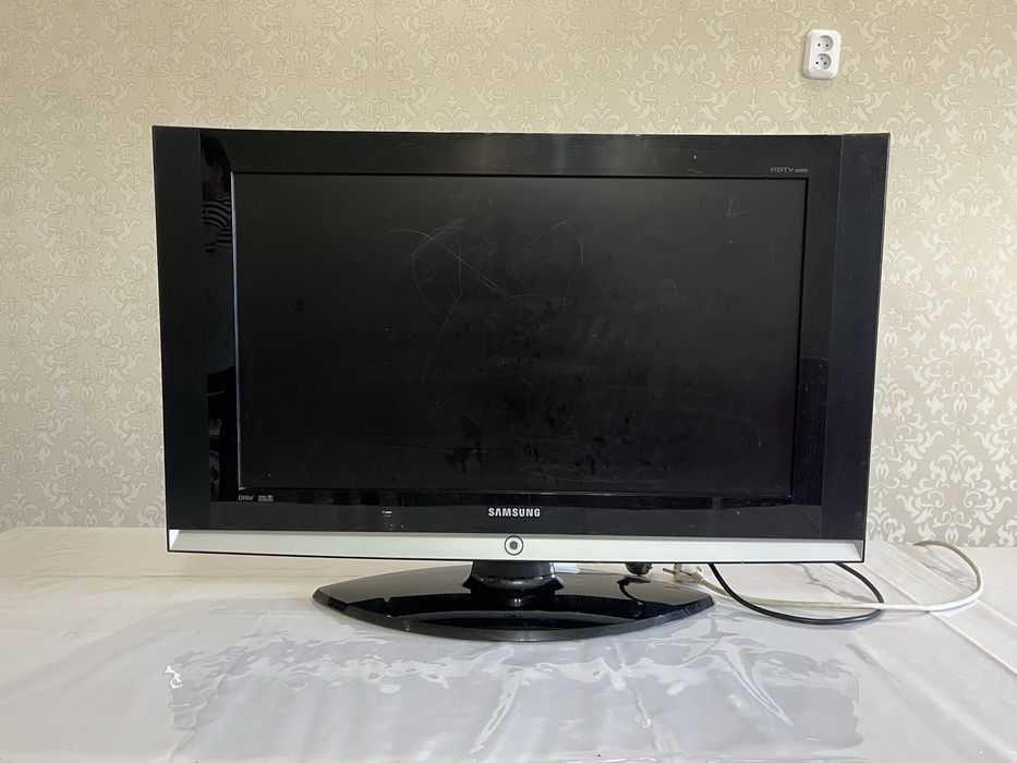 Продам гостинный сервант и Телевизор Samsung