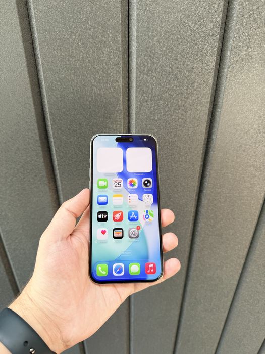 iPhone 15 Pro Max 256Gb - В отличном состоянии