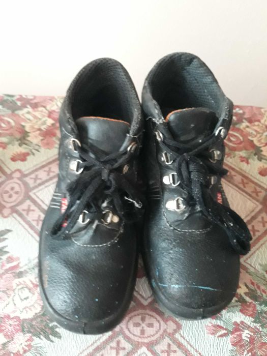 Ботинки рабочие 37 размер б/у