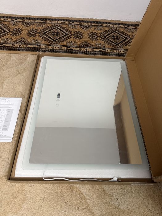 Oglindă LED baie 80×60 cm, iluminare perimetrală, touch, cu priză