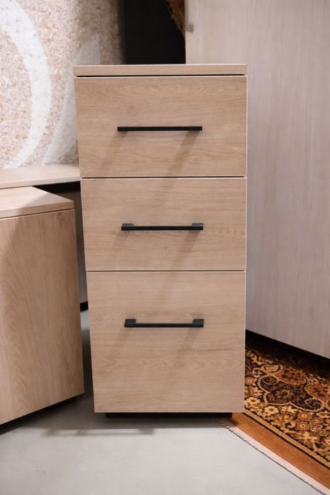 Продаётся новая обувница с тумбой