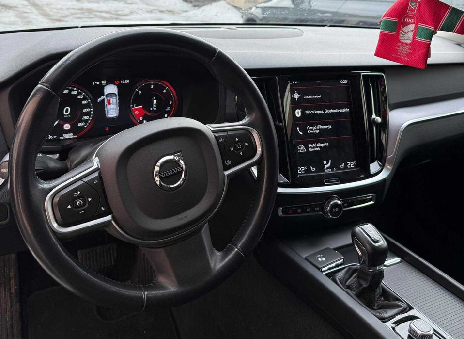 VOLVO V60 190HP 2019 *URGENT*