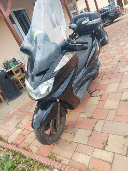 Vand 2 motoare yamaha majesty400 si yamaha xMax