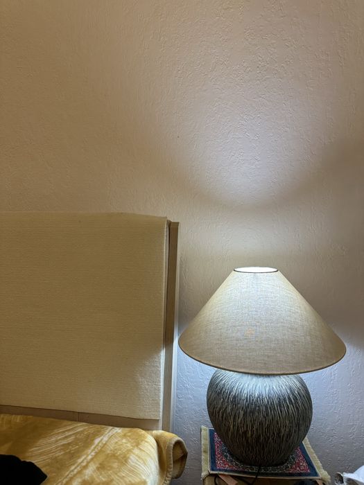 Прикроватный светильник