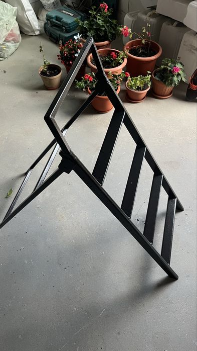 Scara metal 4 trepte foarte utila interior