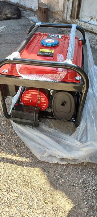 БензиБензиновый  генератор